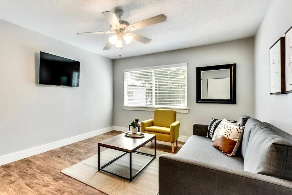 Apartmán Bright And Cheerful Flat, Near Fair Park Dallas Exteriér fotografie
